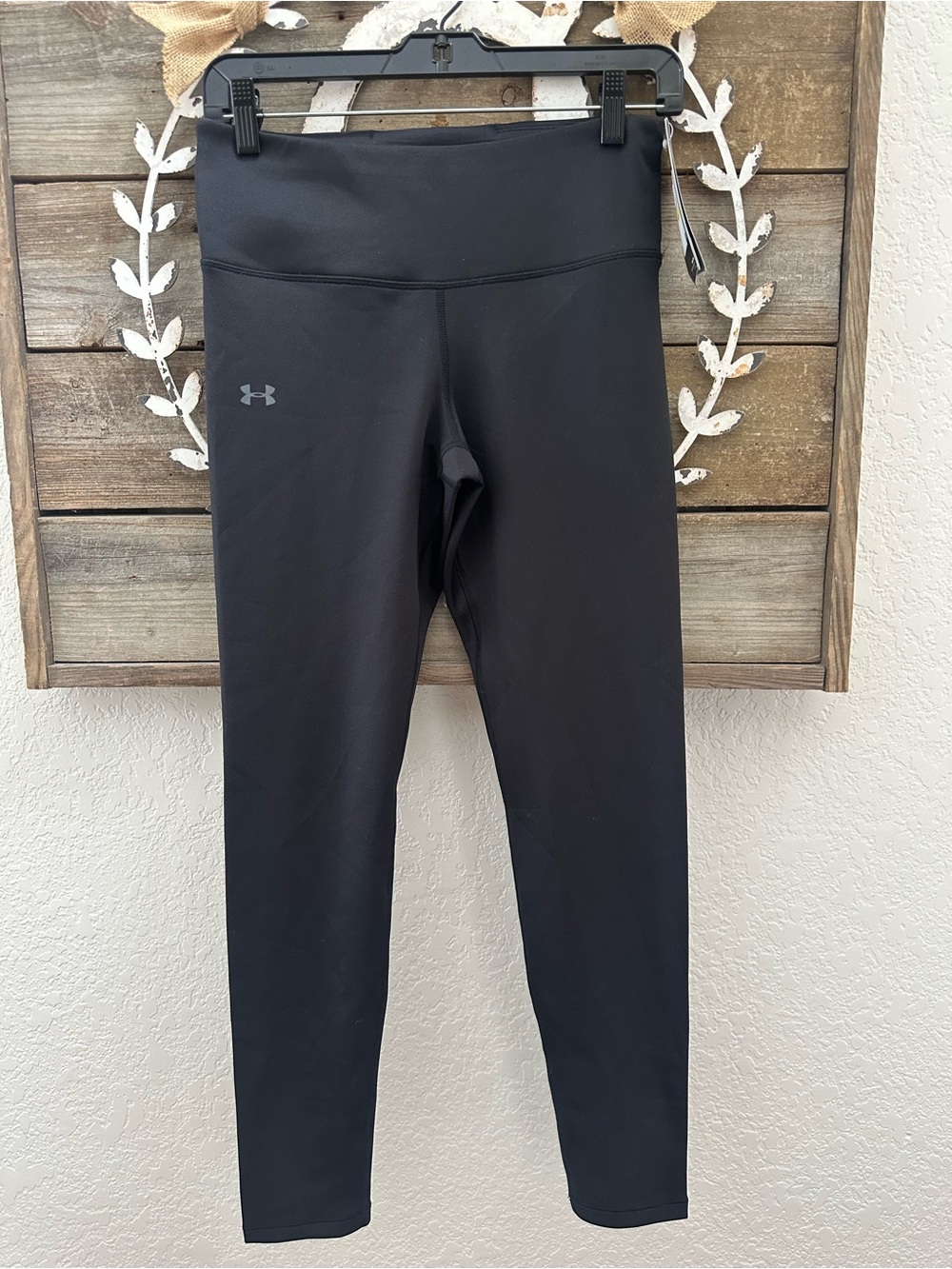 Under Armour Black Performance High-Waist Leggings compression ladies M NWT